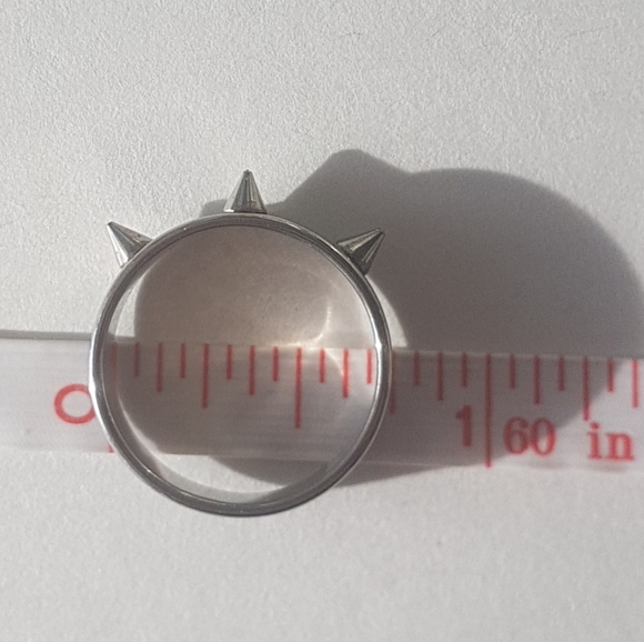 🤘🏻 Spiked Ring - Picture 4 of 6